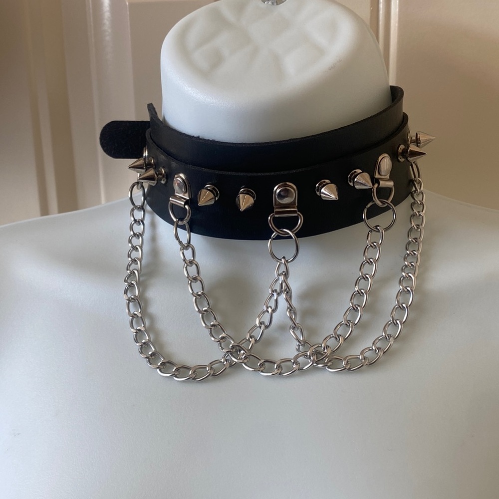 Women’s Collar
